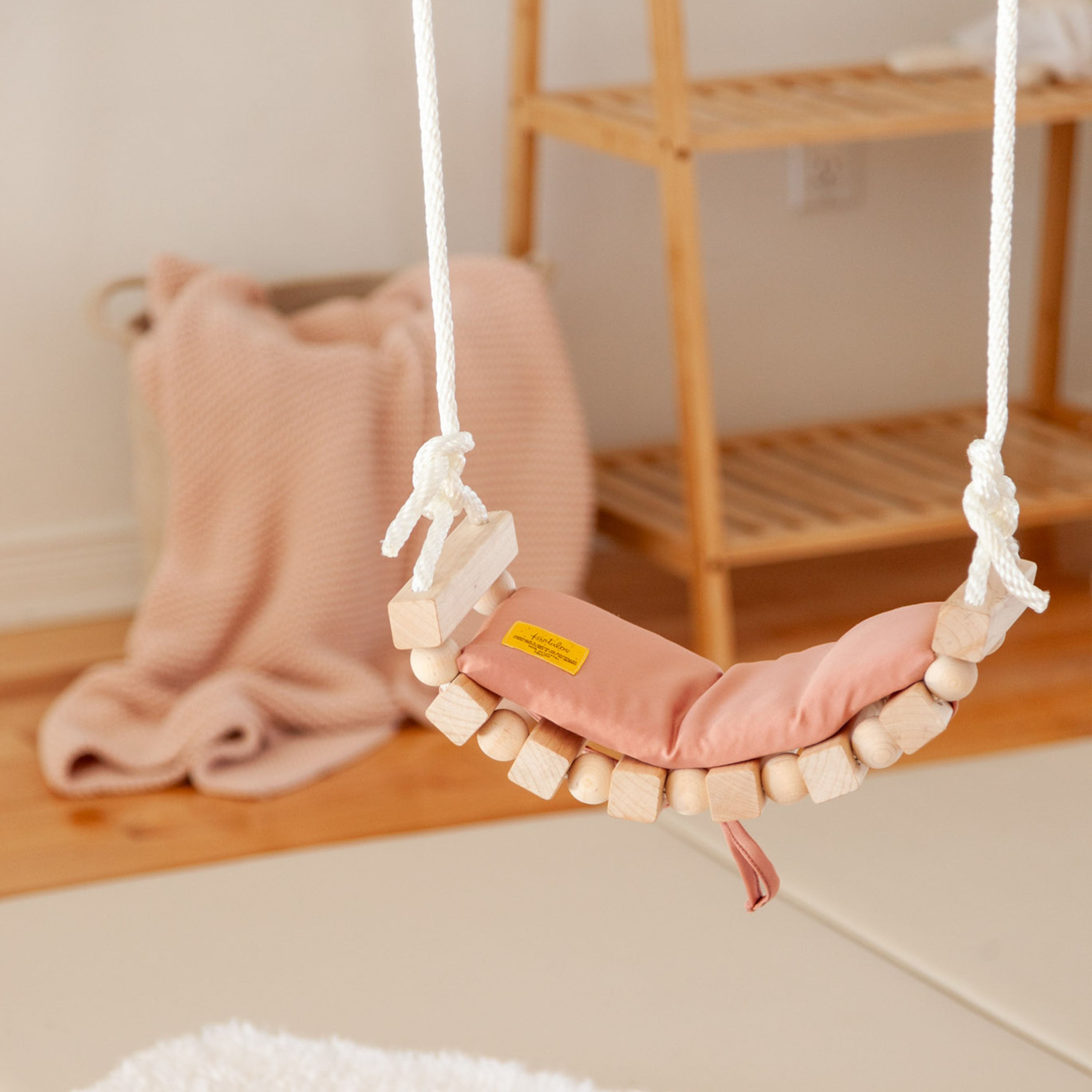 Banana swing * back mid March (without cushion)